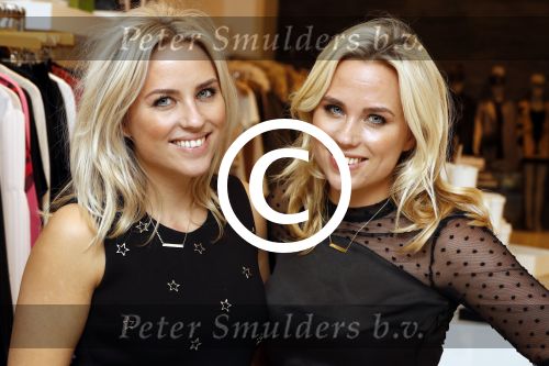 Amsterdam 15 december 2016 
Presentatie sieradenlijn Vedder en Vedder ( Anne en Esther) bij Velvet op de cornelis schuytstraat
