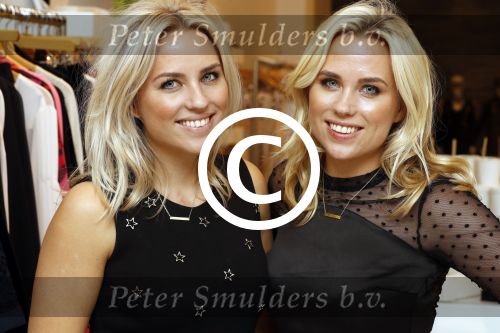 Amsterdam 15 december 2016 
Presentatie sieradenlijn Vedder en Vedder ( Anne en Esther) bij Velvet op de cornelis schuytstraat