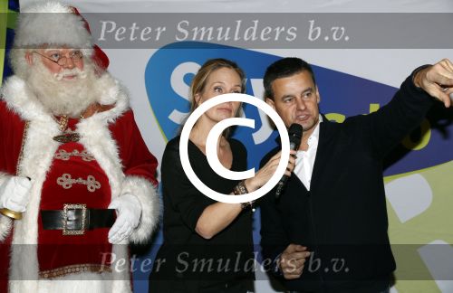 Amsterdam 7 december 2016
Sky radio Christmas tree event met oa Daphne en Emma Deckers Ronald de Boer Gers Pardoel Wilfred Genee Renate Verbaan en Bracha v Doesburgh. Fred v Leer en Manon Meijers zijn de jury. Marlayne Sahupala presenteert het geheel in het college hotel.