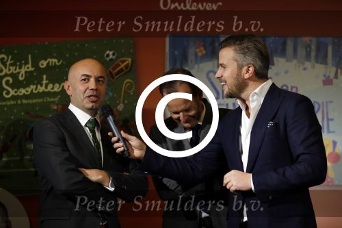 Amsterdam 14 november 2016
Winston Gerschtanowitz presenteerde de nieuwe sinterklaasboeken van Jumbo gemaakt door Katja  en Wim Schuurman Albert Verlinde en Wesley Sneijder die helaas niet aanwezig kon zijn in de Bibliotheek van Amsterdam. Katja had dochter Sammie mee genomen.