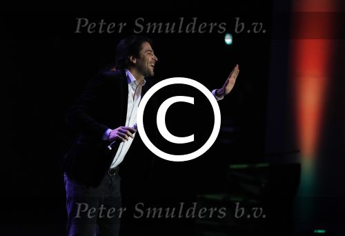 Amsterdam 20 november 2016
Rob de Nijs krijgt de radio5 oeuvre award in theater Amsterdam . Zijn vrouw Henriette en zoons Robert en Yoshi zijn ook aanwezig alsmede zijn ex vrouw Belinda meuldijk. Xander de Buisonje