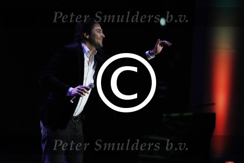 Amsterdam 20 november 2016
Rob de Nijs krijgt de radio5 oeuvre award in theater Amsterdam . Zijn vrouw Henriette en zoons Robert en Yoshi zijn ook aanwezig alsmede zijn ex vrouw Belinda meuldijk. Xander de Buisonje