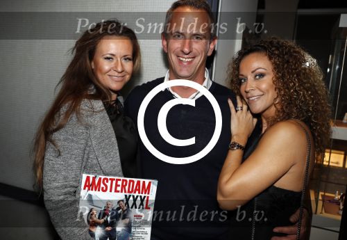 Amsterdam 22 november 2016
Presentatie Amsterdam XXXL magazine uitgegeven door Mark Teurlings bij gassan diamonds. Yvette Teurlings met Marcel Arendsen en Xantia