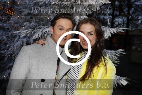 Kaatsheuvel 16 november 2016
Opnames videoclip Toppers met Rene Froger Gerard Joling Jeroen v d Boom Maxim Froger Danny Froger Lee Towers Andre Hazes jr O Gene en Maan. Opnames vonden plaats in de efteling.