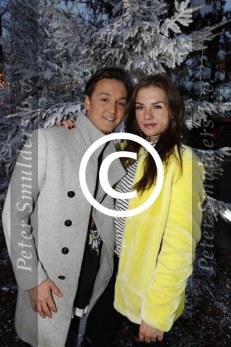 Kaatsheuvel 16 november 2016
Opnames videoclip Toppers met Rene Froger Gerard Joling Jeroen v d Boom Maxim Froger Danny Froger Lee Towers Andre Hazes jr O Gene en Maan. Opnames vonden plaats in de efteling.