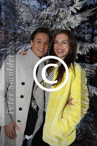 Kaatsheuvel 16 november 2016
Opnames videoclip Toppers met Rene Froger Gerard Joling Jeroen v d Boom Maxim Froger Danny Froger Lee Towers Andre Hazes jr O Gene en Maan. Opnames vonden plaats in de efteling.