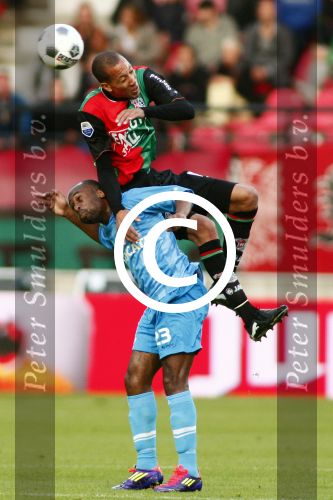 NIJMEGEN - NEC - Heracles Almelo 27-08-2011 Voetbal, Eredivisie, seizoen 2011-2012, stadion McDos Goffertstadion, NEC speler Ryan Koolwijk (R) met Heracles Almelo speler Willy Overtoom (L).  Foto: Ton Niessing