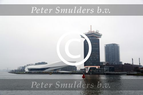 Amsterdam 1 december 2017
Wereld aidsdag met Nicolette Kluijver en Angela Groothuizen.
Ze varen met de pond achter Centraal Station naar de overkant van het IJ. Adam toren en IJ Theater