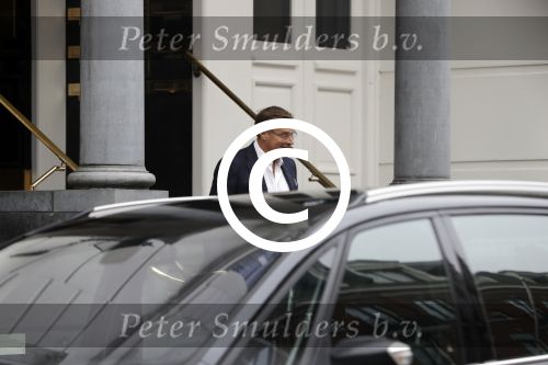 Amsterdam 2 december 2017
Albert Verlinde vertrekt vanaf zijn appartement op de pc hooftstraat naar Almere waar hij opnames heeft van de kwis in de studio van Paul de Leeuw