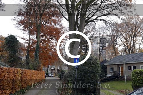 Wageningen 25 november 2017
Alexander Pechtold woont in Aoppartement wat op zijn huis ( waar zijn vrouw woont) uitkijkt