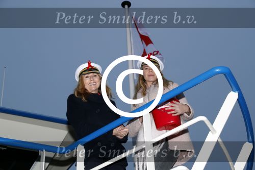 Amsterdam 1 december 2017
Wereld aidsdag met Nicolette Kluijver en Angela Groothuizen.
Ze varen met de pond achter Centraal Station naar de overkant van het IJ