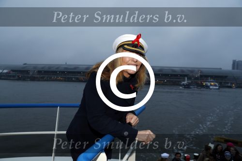 Amsterdam 1 december 2017
Wereld aidsdag met Nicolette Kluijver en Angela Groothuizen.
Ze varen met de pond achter Centraal Station naar de overkant van het IJ