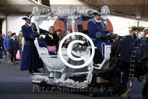 Kaatsheuvel 19 november 2017
Barbie ( Samantha de Jong) in de efteling met haar kinderen en viend Rolf Tangel met zoontje