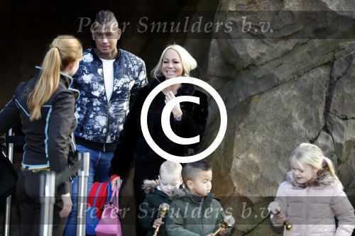 Kaatsheuvel 19 november 2017
Barbie ( Samantha de Jong) in de efteling met haar kinderen en viend Rolf Tangel met zoontje