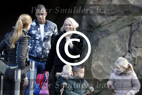 Kaatsheuvel 19 november 2017
Barbie ( Samantha de Jong) in de efteling met haar kinderen en viend Rolf Tangel met zoontje