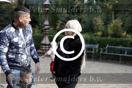 Kaatsheuvel 19 november 2017
Barbie ( Samantha de Jong) in de efteling met haar kinderen en viend Rolf Tangel met zoontje