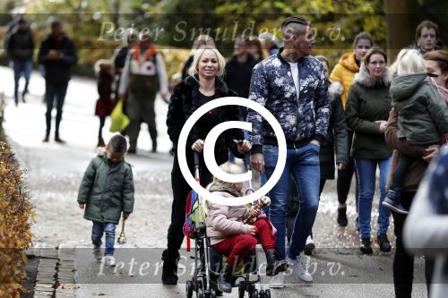 Kaatsheuvel 19 november 2017
Barbie ( Samantha de Jong) in de efteling met haar kinderen en viend Rolf Tangel met zoontje