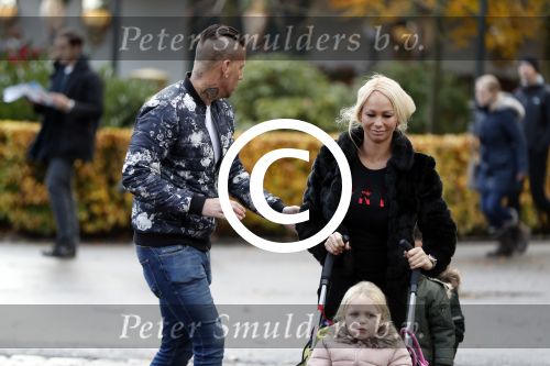 Kaatsheuvel 19 november 2017
Barbie ( Samantha de Jong) in de efteling met haar kinderen en viend Rolf Tangel met zoontje