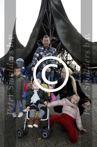 Kaatsheuvel 19 november 2017
Barbie ( Samantha de Jong) in de efteling met haar kinderen en viend Rolf Tangel met zoontje
