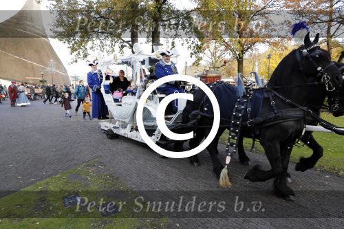 Kaatsheuvel 19 november 2017
Barbie ( Samantha de Jong) in de efteling met haar kinderen en viend Rolf Tangel met zoontje
