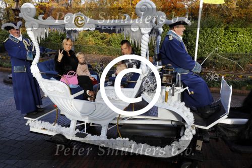 Kaatsheuvel 19 november 2017
Barbie ( Samantha de Jong) in de efteling met haar kinderen en viend Rolf Tangel met zoontje