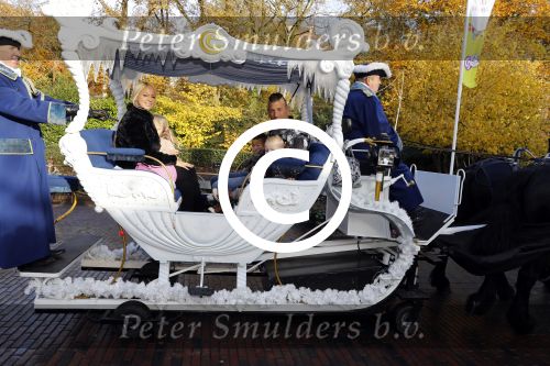 Kaatsheuvel 19 november 2017
Barbie ( Samantha de Jong) in de efteling met haar kinderen en viend Rolf Tangel met zoontje