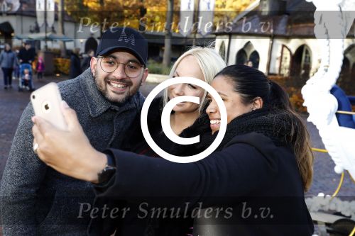 Kaatsheuvel 19 november 2017
Barbie ( Samantha de Jong) in de efteling met haar kinderen en viend Rolf Tangel met zoontje