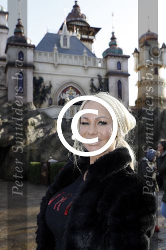 Kaatsheuvel 19 november 2017
Barbie ( Samantha de Jong) in de efteling met haar kinderen en viend Rolf Tangel met zoontje