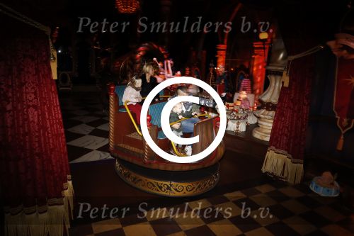 Kaatsheuvel 19 november 2017
Barbie ( Samantha de Jong) in de efteling met haar kinderen en viend Rolf Tangel met zoontje