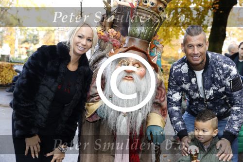 Kaatsheuvel 19 november 2017
Barbie ( Samantha de Jong) in de efteling met haar kinderen en viend Rolf Tangel met zoontje