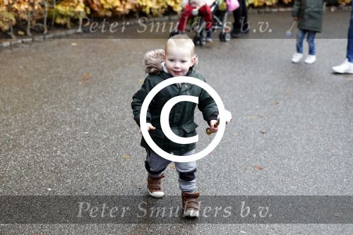 Kaatsheuvel 19 november 2017
Barbie ( Samantha de Jong) in de efteling met haar kinderen en viend Rolf Tangel met zoontje