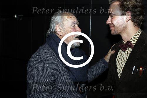 Utrecht 12 december 2017
Premiere Hendrik Groen in schouwburg Utrecht.
De cast bestaat uit Beau Schneider, Mike Weerts, Plien van Bennekom/Cynthia Abma, Myrthe Burger, Rufus Hegeman, Britte Lagcher. Eric Schneider met zoon Beau