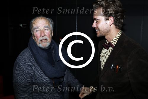 Utrecht 12 december 2017
Premiere Hendrik Groen in schouwburg Utrecht.
De cast bestaat uit Beau Schneider, Mike Weerts, Plien van Bennekom/Cynthia Abma, Myrthe Burger, Rufus Hegeman, Britte Lagcher. Eric Schneider met zoon Beau