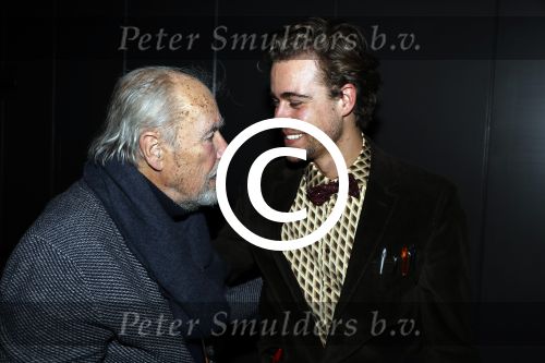Utrecht 12 december 2017
Premiere Hendrik Groen in schouwburg Utrecht.
De cast bestaat uit Beau Schneider, Mike Weerts, Plien van Bennekom/Cynthia Abma, Myrthe Burger, Rufus Hegeman, Britte Lagcher. Eric Schneider met zoon Beau