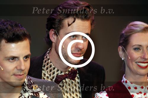 Utrecht 12 december 2017
Premiere Hendrik Groen in schouwburg Utrecht.
De cast bestaat uit Beau Schneider, Mike Weerts, Plien van Bennekom/Cynthia Abma, Myrthe Burger, Rufus Hegeman, Britte Lagcher
