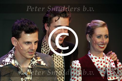 Utrecht 12 december 2017
Premiere Hendrik Groen in schouwburg Utrecht.
De cast bestaat uit Beau Schneider, Mike Weerts, Plien van Bennekom/Cynthia Abma, Myrthe Burger, Rufus Hegeman, Britte Lagcher