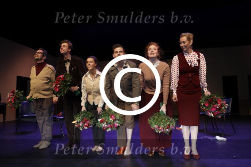 Utrecht 12 december 2017
Premiere Hendrik Groen in schouwburg Utrecht.
De cast bestaat uit Beau Schneider, Mike Weerts, Plien van Bennekom/Cynthia Abma, Myrthe Burger, Rufus Hegeman, Britte Lagcher