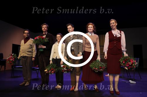 Utrecht 12 december 2017
Premiere Hendrik Groen in schouwburg Utrecht.
De cast bestaat uit Beau Schneider, Mike Weerts, Plien van Bennekom/Cynthia Abma, Myrthe Burger, Rufus Hegeman, Britte Lagcher