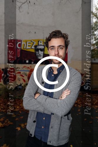 Amsterdam 21 november 2017
De perspresentatie van het toneelstuk Hendrik Groen in Amsterdam met als cast Rufus Hegeman, Cynthia Abma, Mike Weerts, Myrthe Burger, Beau Schneider, Britte Lagcher en Plien van Bennekom