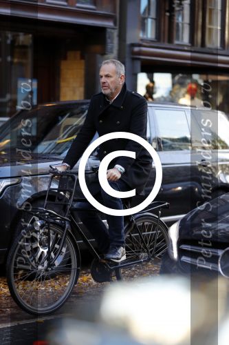 Amsterdam 23 november 2017
Bert Kuizenga op de fiets in Amsterdam
