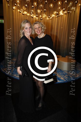 Amsterdam 7 december 2017
Luxury fair in de RAI. Claudia met een vriendin