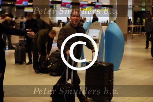 Schiphol 19 november 2017
Gordon vertrekt vanaf schiphol naar Kaapstad om daar te trouwen voor zijn tv progamma \