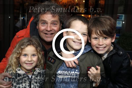 Amsterdam 16 november 2017 
Boekpresentatie William Rutten bij hard Rock cafe. Dirk Zeelenberg met kinderen