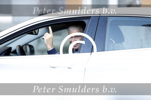 Amsterdam 23 november 2017 
Dries Roelvink achter het stuur van zijn  auto