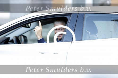 Amsterdam 23 november 2017 
Dries Roelvink achter het stuur van zijn  auto