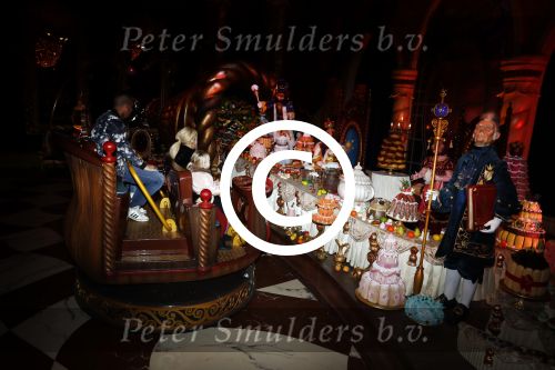 Kaatsheuvel 19 november 2017
Barbie ( Samantha de Jong) in de efteling met haar kinderen en viend Rolf Tangel met zoontje
