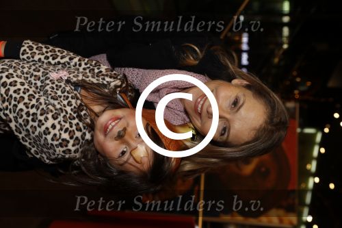 Amsterdam 6 december 2017
Premiere Paddington in Pathe Arena. Elle v Rijn met dochter e vriendinntjes