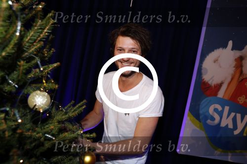 Amsterdam 6 december 2017  
Nicolette Kluijver, Jamai Loman, Fred van Leer, Katja Schuurman, Freek van Noortwijk, Tim Douwsma, Levi van Kempen, Pip Pellens, Mascha Feoktistova, Gregor van Vlierden, Kees Tol, Toprak Yalciner, Esmee van Kempen, Sarah Chronis, Marlijn Weerdenburg, Vajen van den Bosch, Tommie Christiaan en Sanne Vogel tijdens Sky Radio Christmas Tree For Charity in het studenthotel.