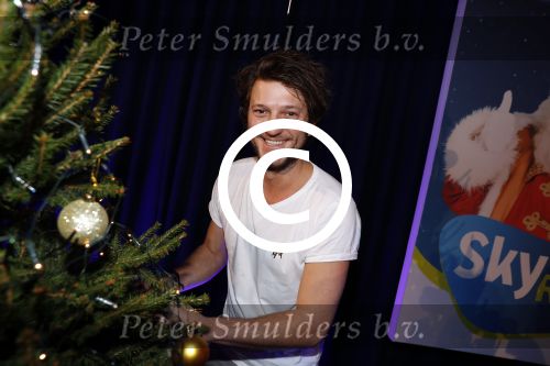 Amsterdam 6 december 2017  
Nicolette Kluijver, Jamai Loman, Fred van Leer, Katja Schuurman, Freek van Noortwijk, Tim Douwsma, Levi van Kempen, Pip Pellens, Mascha Feoktistova, Gregor van Vlierden, Kees Tol, Toprak Yalciner, Esmee van Kempen, Sarah Chronis, Marlijn Weerdenburg, Vajen van den Bosch, Tommie Christiaan en Sanne Vogel tijdens Sky Radio Christmas Tree For Charity in het studenthotel.