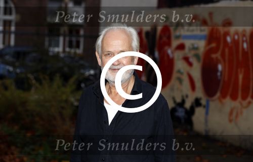 Amsterdam 21 november 2017
De perspresentatie van het toneelstuk Hendrik Groen in Amsterdam met als cast Rufus Hegeman, Cynthia Abma, Mike Weerts, Myrthe Burger, Beau Schneider, Britte Lagcher en Plien van Bennekom . Gijs de Lange